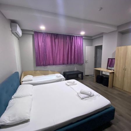 Fama Aparthotel Szkopje Kültér fotó