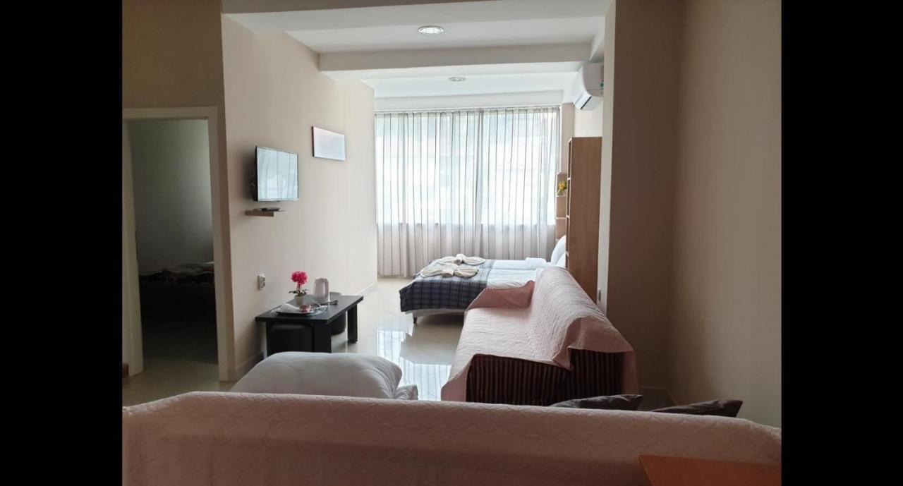 Fama Aparthotel Szkopje Kültér fotó