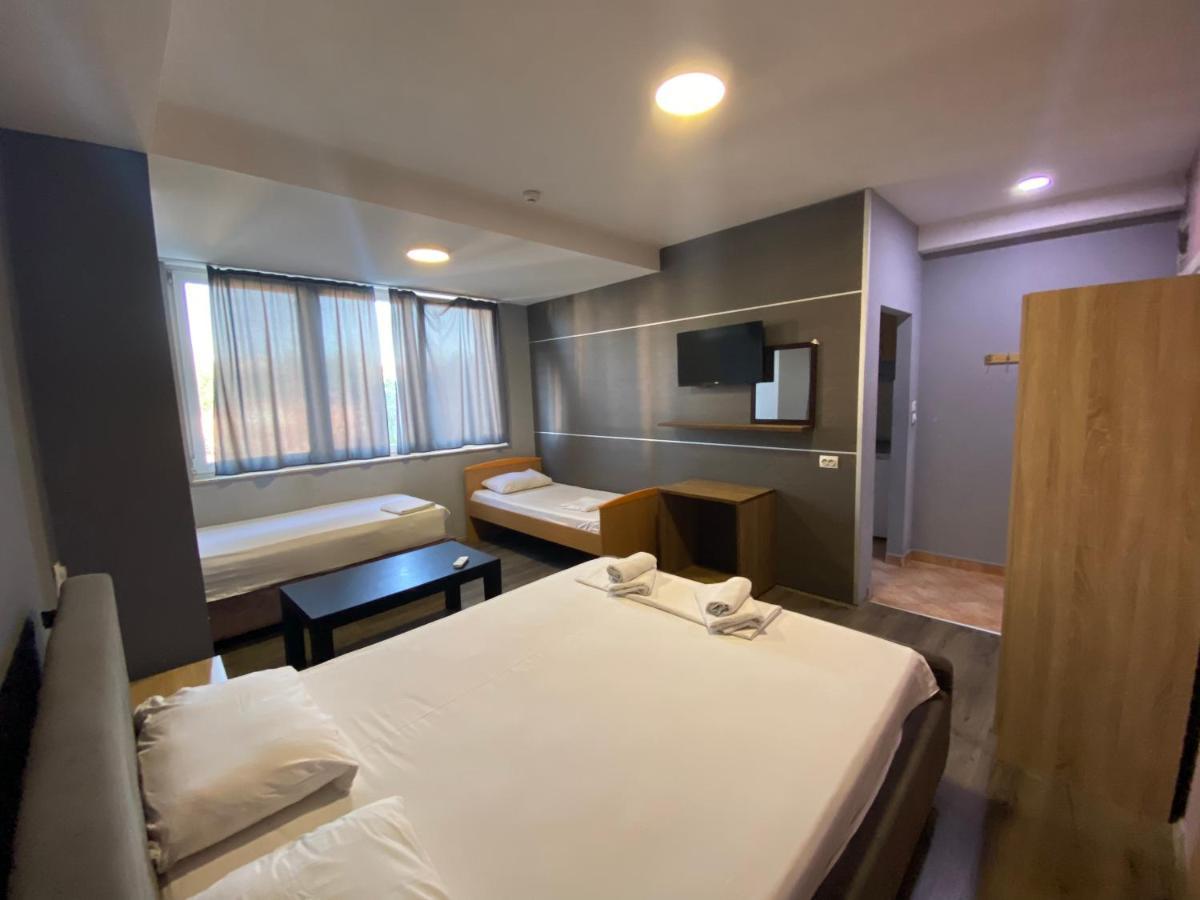 Fama Aparthotel Szkopje Kültér fotó