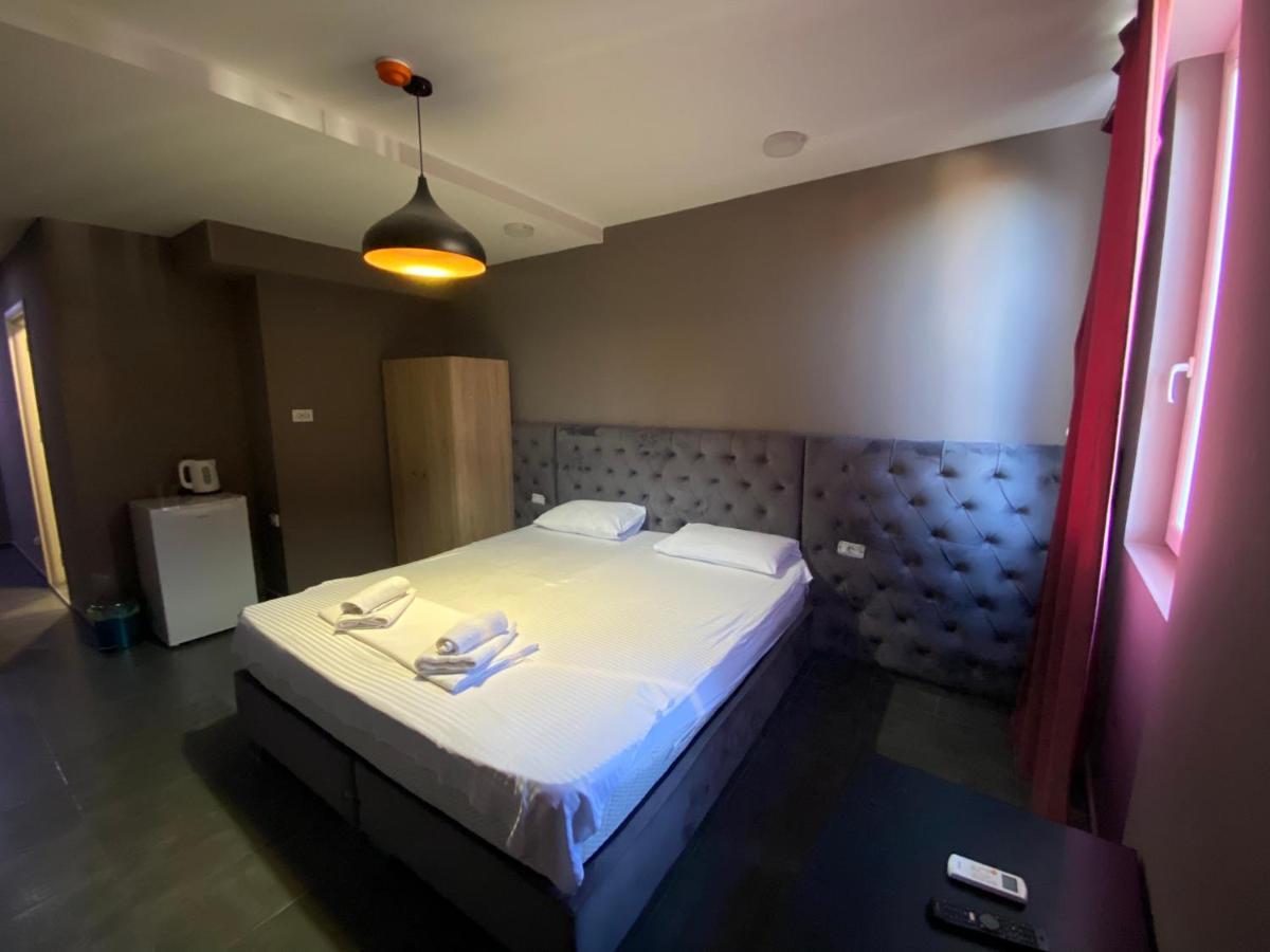 Fama Aparthotel Szkopje Kültér fotó