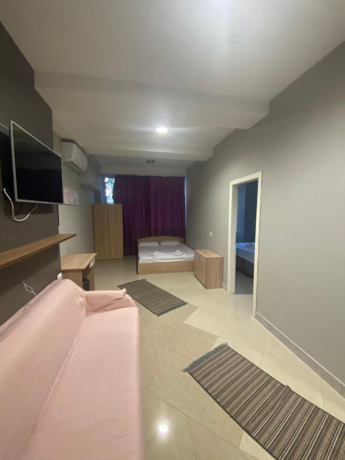 Fama Aparthotel Szkopje Kültér fotó