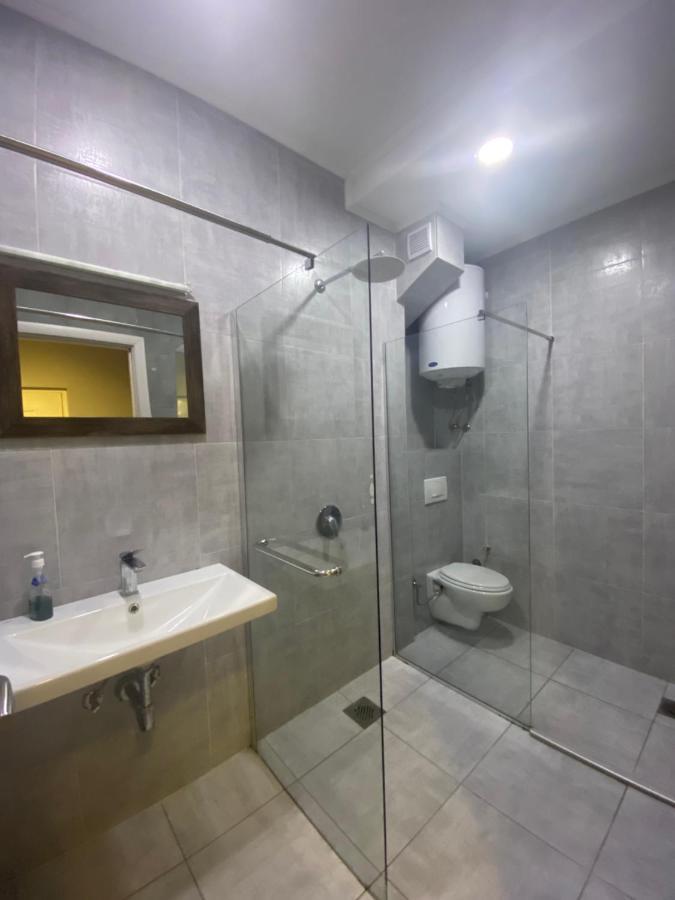 Fama Aparthotel Szkopje Kültér fotó